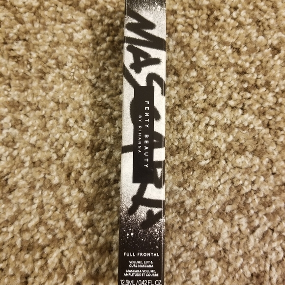 Fenty Beauty Mascara - Black - Picture 2 of 4